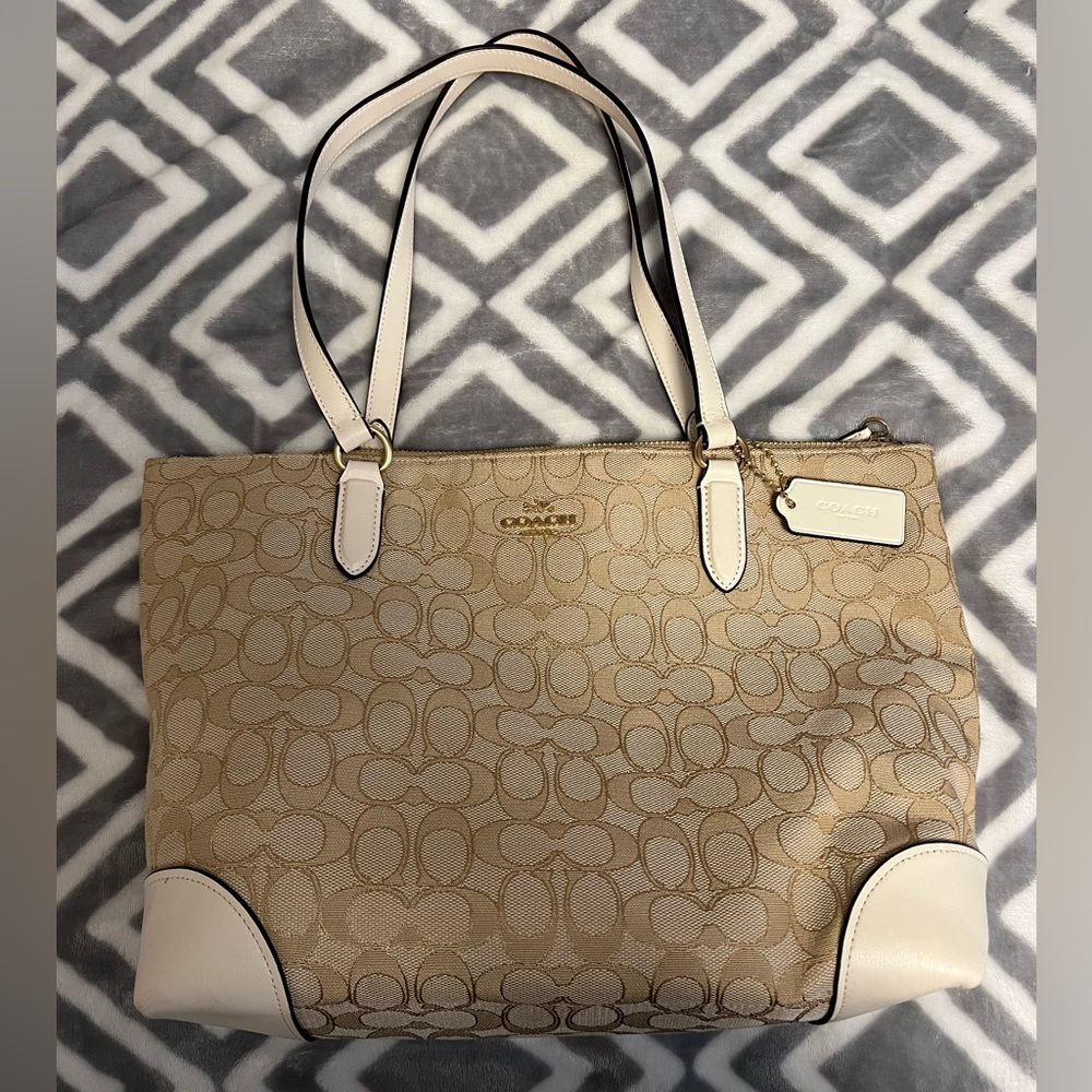 Coach purse in great condition
